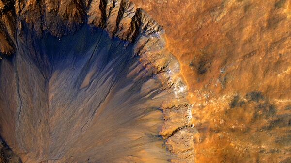 Cratera na superfície de Marte - Sputnik Brasil