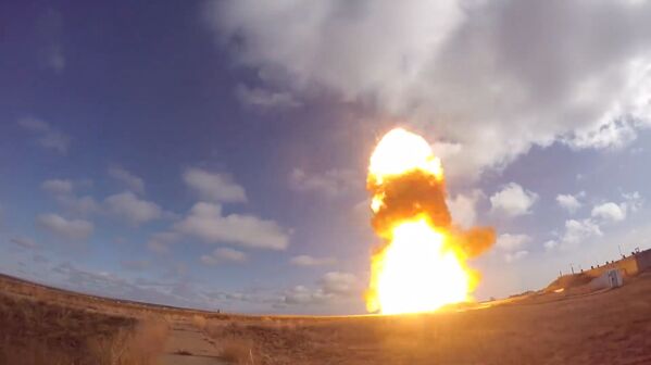 Teste do novo míssil russo no polígono de Sary-Shagan, no Cazaquistão - Sputnik Brasil