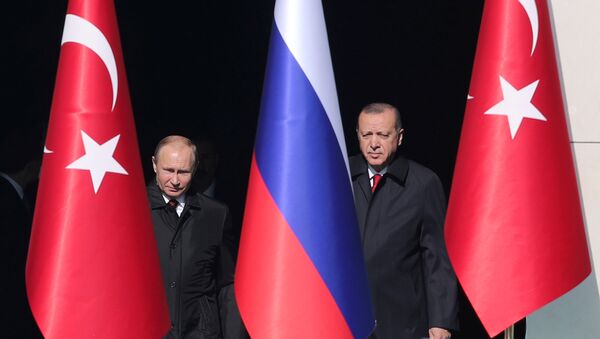 El presidente ruso, Vladímir Putin, con su par turco Recep Tayyip Erdogan - Sputnik Brasil
