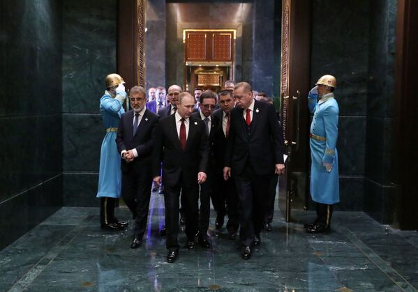 Presidente da Rússia, Vladimir Putin, e seu homólogo turco, Recep Tayyip Erdogan, durante um encontro bilateral no Palácio Presidencial de Ancara - Sputnik Brasil