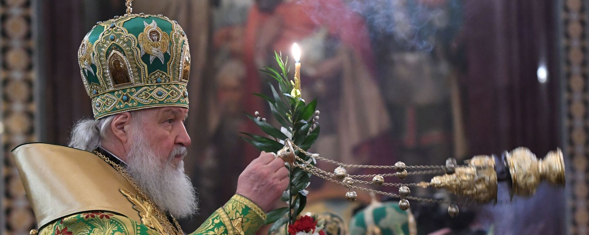 O patriarca Kirill, a mais alta autoridade da Igreja Ortodoxa Russa, realiza uma missa nas vésperas do Domingo de Ramos, em Moscou - Sputnik Brasil, 1920, 20.10.2023