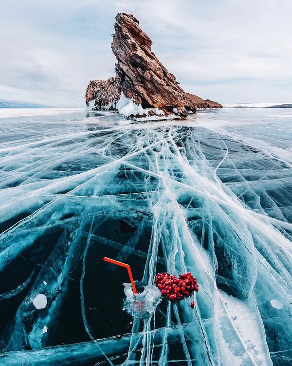 Vista do lago Baikal congelado - Sputnik Brasil