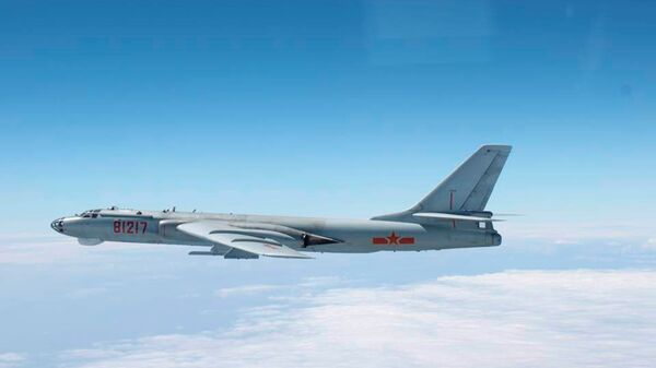 Bombardeiro X-H-6 da Força Aérea da China - Sputnik Brasil