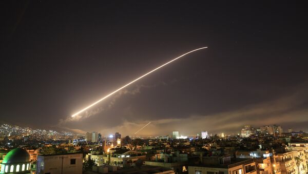 Ataque aéreo sobre a Síria - Sputnik Brasil