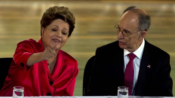 Rui Falcão e Dilma Rousseff - Sputnik Brasil