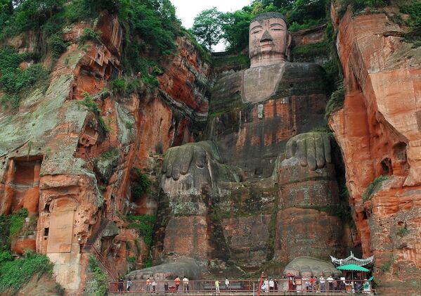 O Grande Buda de Leshan é uma estátua de Buda situada no sul da província de Sichuan, na República Popular da China - Sputnik Brasil