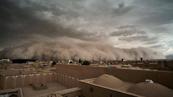 Tempestade de areia na cidade iraniana de Yazd. - Sputnik Brasil