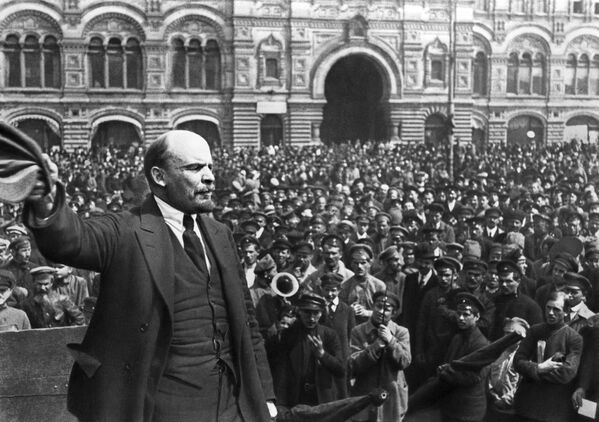 ВлVladimir Lenin discursa na Praça Vermelha durante celebrações da 2ª aniversário do Vseobuch (tropas de treinamento militar universal), 25 maio de 1919 - Sputnik Brasil