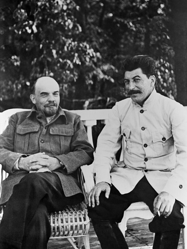 Vladimir Lenin e Josef Stalin em 1922 - Sputnik Brasil