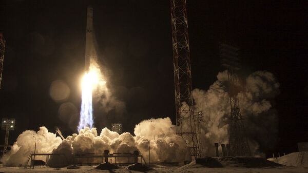 Lançamento do satélite Angosat-1 do cosmódromo de Baikonur, 26 de dezembro de 2017 - Sputnik Brasil