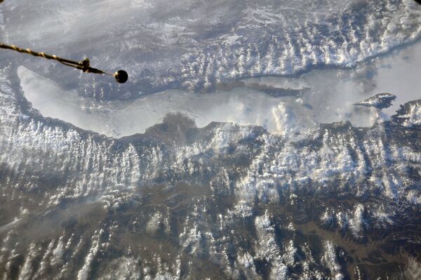 Foto do lago Baikal tirada a partir da EEI pelo cosmonauta russo Anton Shkaplerov - Sputnik Brasil