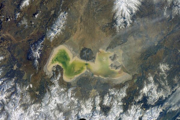 Foto do lago iraniano Úrmia tirada a partir da EEI pelo cosmonauta russo Anton Shkaplerov - Sputnik Brasil