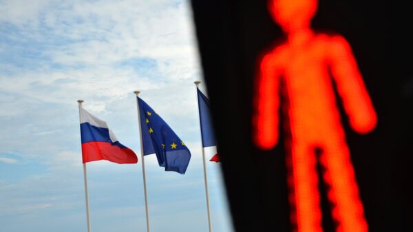 Bandeiras da Rússia, UE, França - Sputnik Brasil