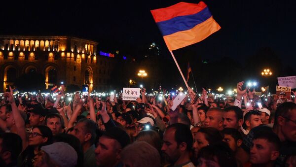 Protestos populares na Armênia, em abril de 2018 - Sputnik Brasil