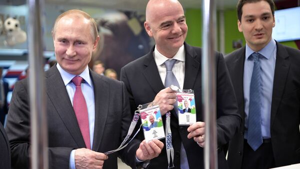 Presidente da Rússia, Vladimir Putin, e o dirigente da FIFA, Gianni Infantino, na cidade russa de Sochi, nas vésperas da Copa do Mundo 2018 na Rússia - Sputnik Brasil