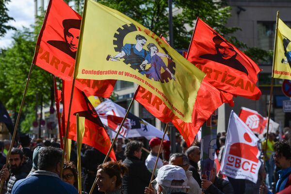Participantes do desfile do Dia do Trabalhador, no 1º de maio, em Berlim, na Alemanha - Sputnik Brasil