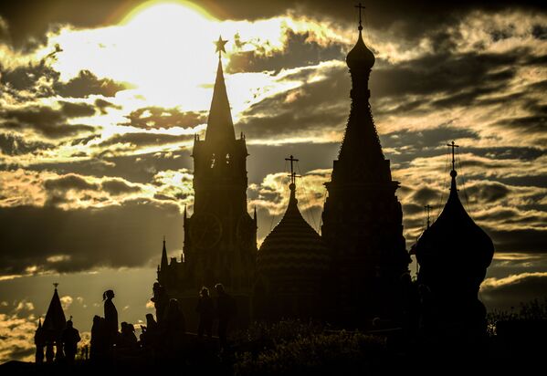 Torre Spasskaya e Catedral de São Basílio vistas do parque Zaryadye, em Moscou - Sputnik Brasil