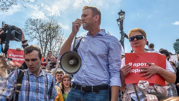 Líder oposicionista Aleksei Navalny, na Praça Pushkinskaya, durante um protesto não sancionado no centro da capital russa, em 5 de maio de 2018 - Sputnik Brasil