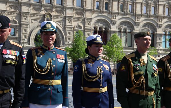 Comandantes dos destacamentos femininos que participaram da 73ª Parada da Vitória, na Praça Vermelha, em 9 de maio de 2018 - Sputnik Brasil