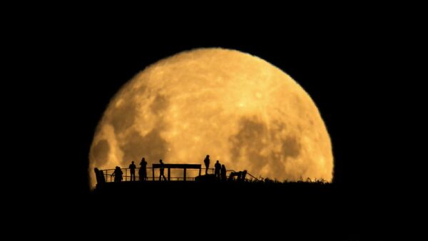 Moon Silhouettes by Mark Gee - Sputnik Brasil