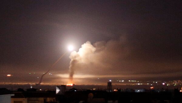 Lançamento de um míssil na Síria - Sputnik Brasil
