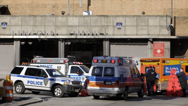 Equipes de emergência em Nova York trabalham na porta do Lincoln Tunnel - Sputnik Brasil