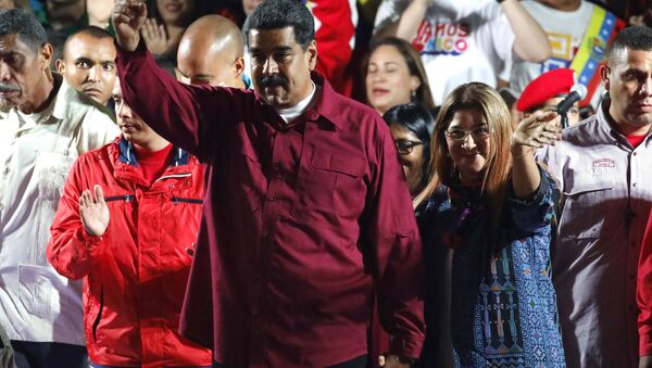 Nicolás Maduro comemora reeleição na Venezuela - Sputnik Brasil