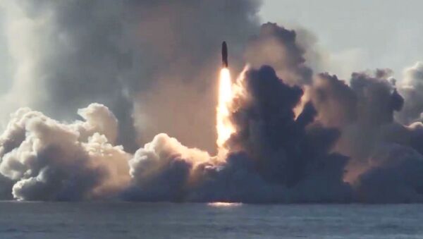Lançamento de um foguete a partir de mar (imagem referencial) - Sputnik Brasil