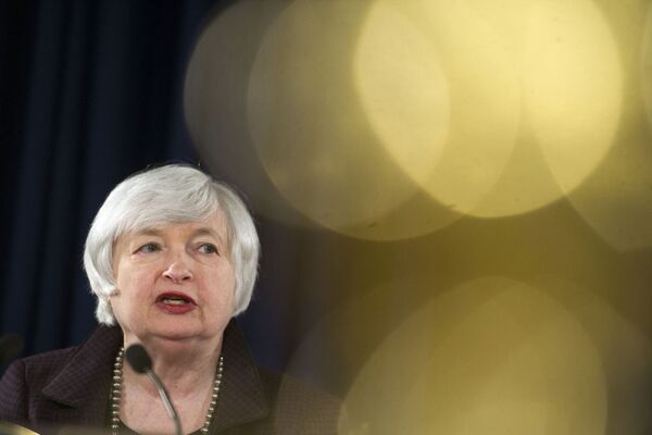 Presidente da Reserva Federal dos EUA Janet Yellen faz uma declaração sobre o emprego e perspectivas económicas. - Sputnik Brasil