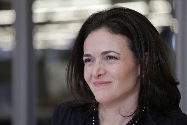 Diretora de Operações do Facebook Sheryl Sandberg. - Sputnik Brasil
