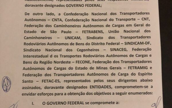 Termo de acordo entre o governo federal e entidades representantes dos caminhoneiros em greve - Sputnik Brasil