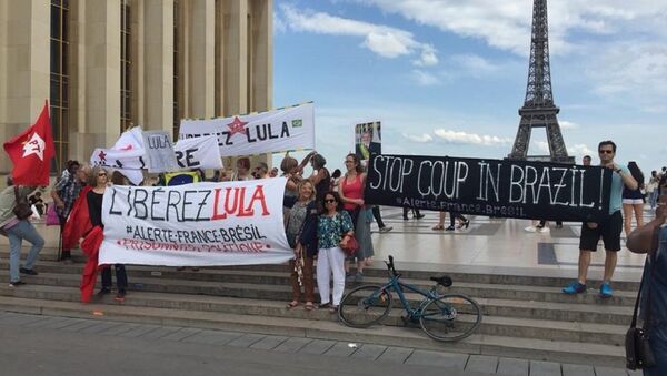 Ato em apoio ao ex-presidente Lula realizado neste domingo, 27 de maio de 2018, em Paris - Sputnik Brasil