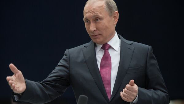 Presidente russo, Vladimir Putin, durante Linha Direta em 15 de junho de 2017 - Sputnik Brasil