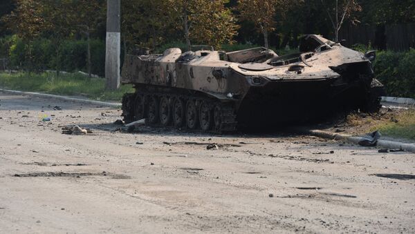 Veículo blindado de infantaria destruído que pertencia ao exército ucraniano - Sputnik Brasil