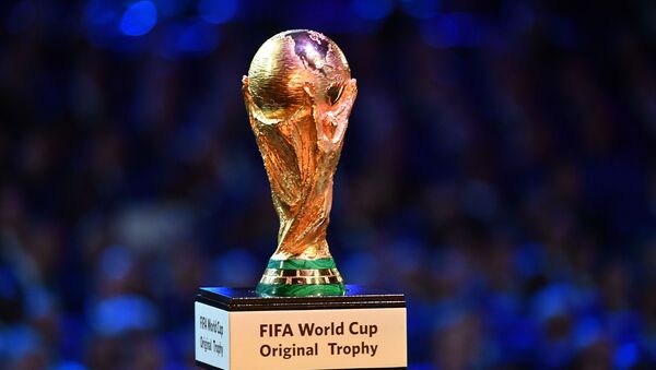 Taça de campeão durante sorteio da Copa do Mundo 2018 (foto de arquivo) - Sputnik Brasil