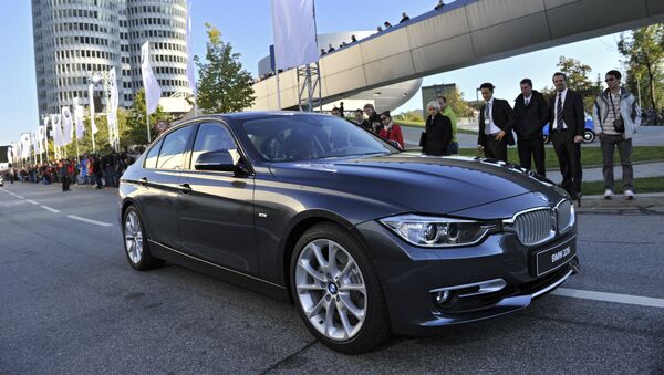 Концерн BMW представил новое поколение седана 3-й серии - Sputnik Brasil