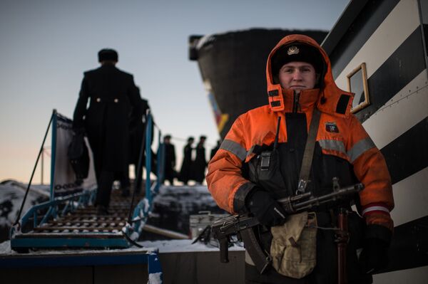 Militar da tripulação do submarino nuclear Yuri Dolgoruky da Frota do Norte - Sputnik Brasil
