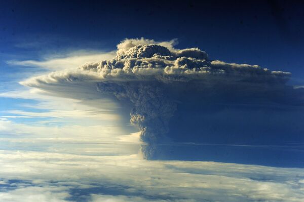 Vulcão Puyehue, que se situa na Cordilheira dos Andes, sul do Chile - Sputnik Brasil