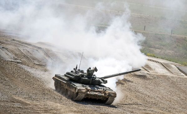Tanque T-72BZ durante a mostra de equipamentos militares - Sputnik Brasil