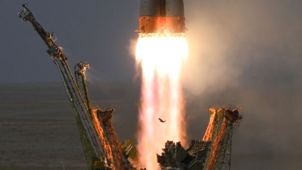 Lançamento do foguete-portador Soyuz-FG transportando a nave espacial tripulada Soyuz MS-09 a partir do cosmódromo de Baikonur (foto de arquivo) - Sputnik Brasil