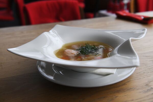 Sopa de peixe do Restaurante Voronezh em Moscou - Sputnik Brasil