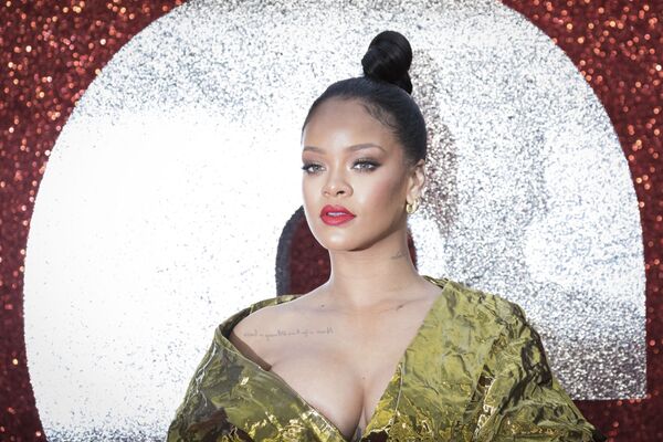 Cantora norte-americana Rihanna na estreia do filme Oito Mulheres e um Segredo em Londres - Sputnik Brasil