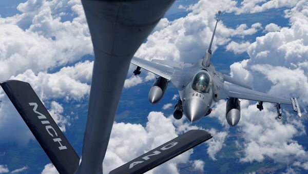 Caça F-16 da OTAN - Sputnik Brasil