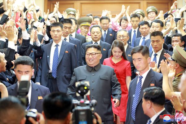 O líder norte-coreano posa para os fotógrafos durante sua visita oficial à China - Sputnik Brasil