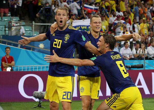 Alemanha x Suécia - Ola Toivonen comemora o gol da Suécia, que abriu o placar - Sputnik Brasil