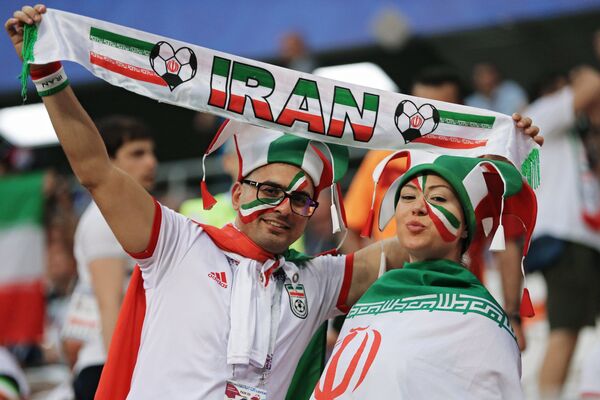 Torcedores do Irã antes do jogo entre sua seleção e Portugal em Saransk - Sputnik Brasil