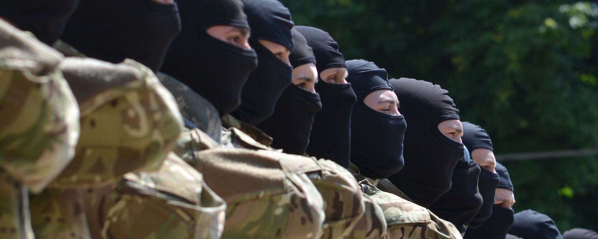 Combatentes do batalhão Azov prestam juramento em Kiev antes de serem enviados a Donbass, julho de 2014   - Sputnik Brasil, 1920, 25.08.2022