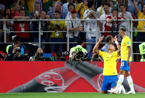 Thiago Silva comemora segundo gol do Brasil contra a Sérvia - Sputnik Brasil