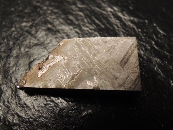 Fragmento de um meteorito na República Checa, cuja queda estimada aconteceu aproximadamente em 1400 a.C. - Sputnik Brasil