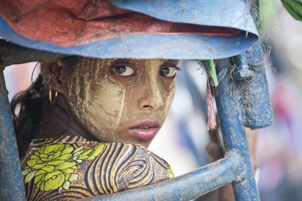 Uma mulher de nacionalidade Rohingya em Mianmar, perto da cidade de Sittwe, em 21 de maio de 2015. - Sputnik Brasil
